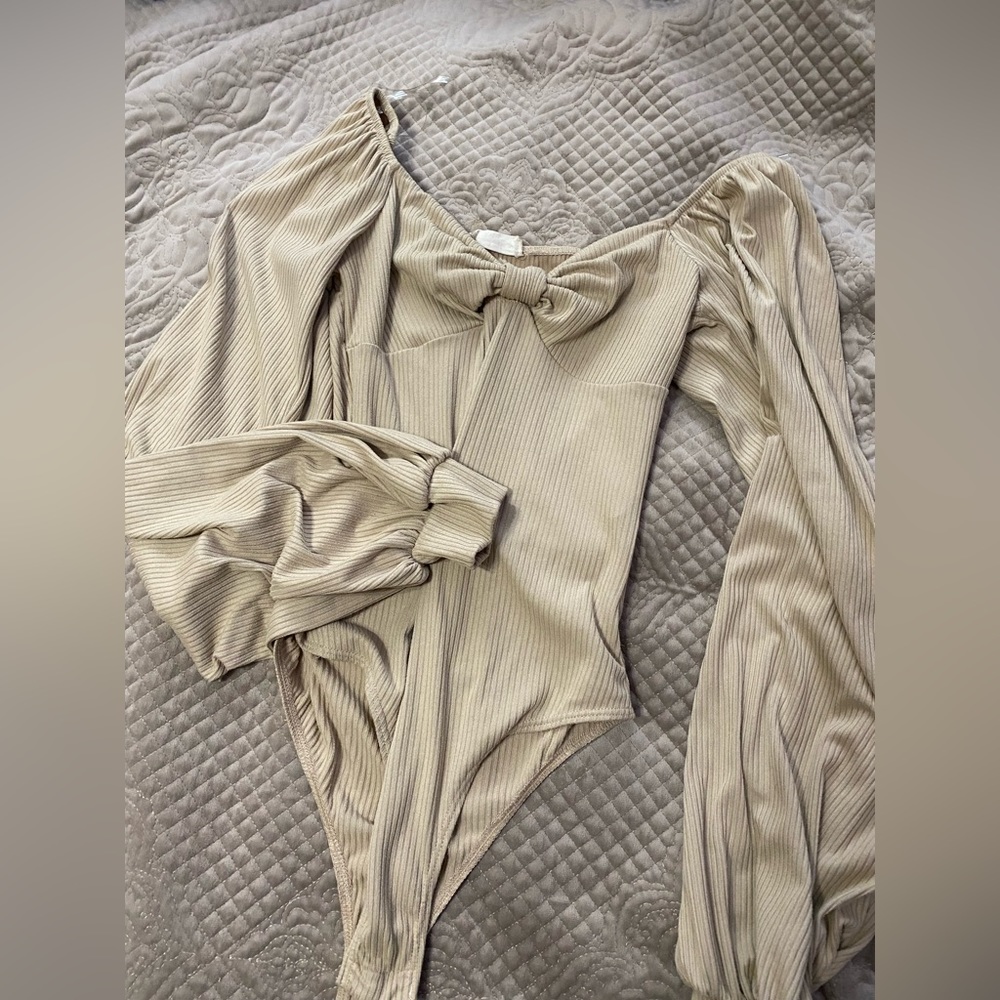 Long sleeve body suit tan